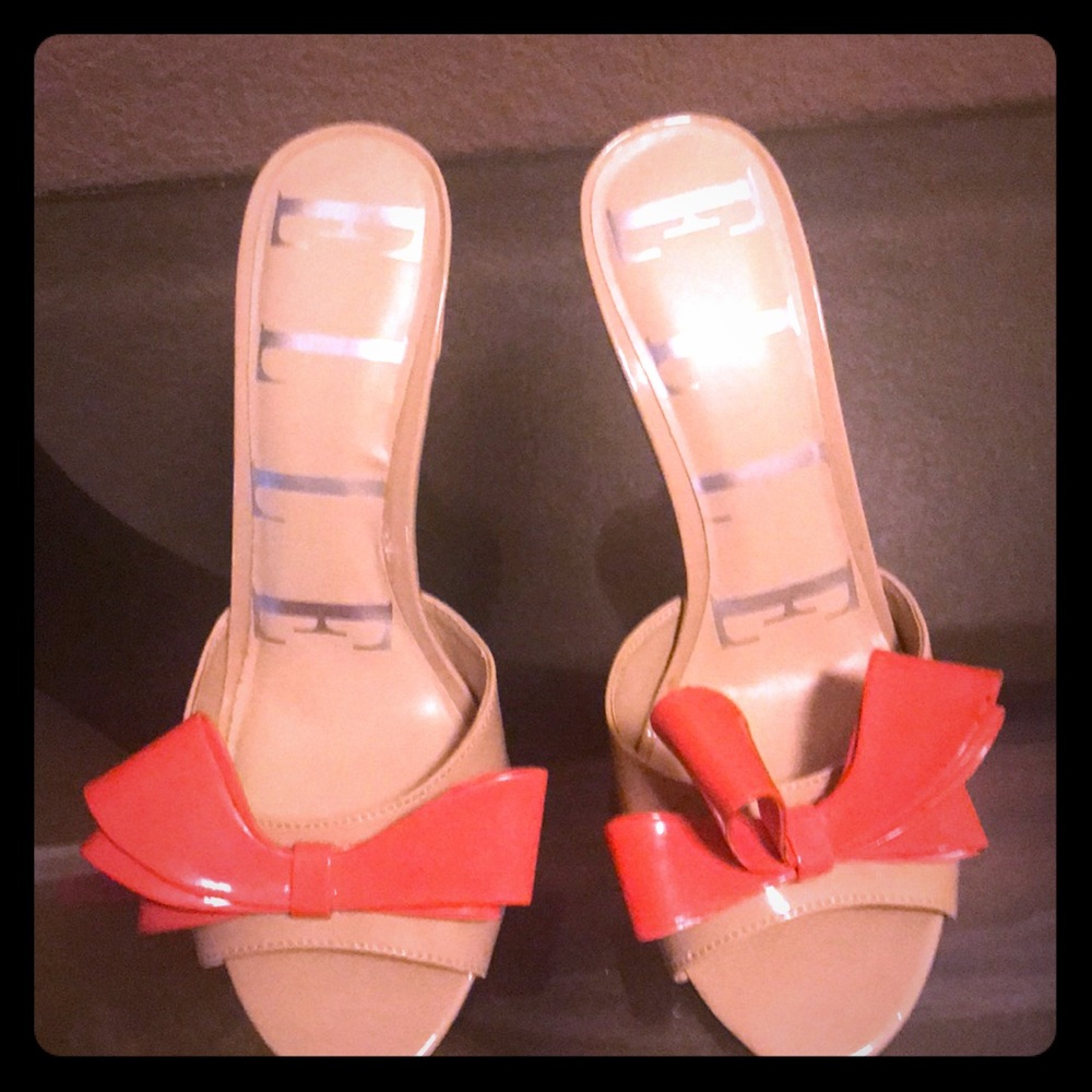 Elle heels